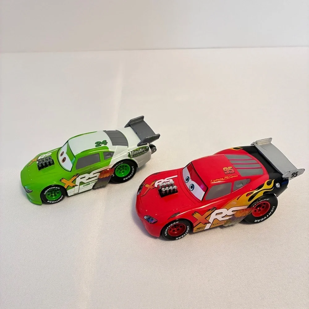 Disney Pixar Cars Pull-N-Race Diecast Lightning McQueen Brick Yardly Toy Cars